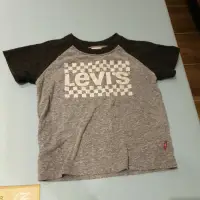 在飛比找蝦皮購物優惠-Levis 男童裝 T恤 3T
