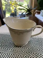LENOX COSMOPOLITAN COLLECTION KINGSTON CREAMER NEW NO TAG MADE IN USA