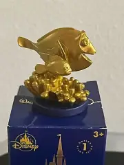 WALT DISNEY WORLD 50TH ANNIVERSARY FAB 50 SERIES 1 GOLD DORY FIGURINE