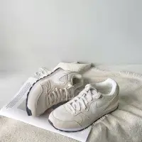 在飛比找蝦皮購物優惠-Nike MD Runner2粉灰