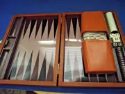 [D8] --- Vintage Backgammon Set Travel Case Brown Leatherette