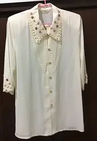 在飛比找Yahoo!奇摩拍賣優惠-♡全新吊牌還在【Aimilan愛蜜蘭】服飾米色五分袖長版襯衫