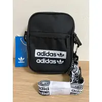 在飛比找蝦皮購物優惠-Adidas 黑色 小斜背包 運動包 側背包 EJ0974