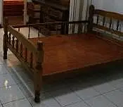 在飛比找Yahoo!奇摩拍賣優惠-四尺 實木 木板床 木板 床架 原價5000元,結實耐用 房