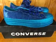 CONVERSE Womens Miley Cyrus x Chuck Taylor All Star Lift Ox, Gnarly Blue US 8