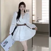 在飛比找蝦皮商城優惠-韓版高級設計緊身收腰長袖V領A字白色洋裝女 配腰帶