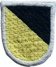 POST WAR 1990's COMBINATION 1ST AND 5TH SPECIAL FORCES GROUP BERET FLASH (680)