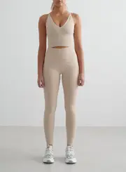 [AIM'N AU] Clay Shape Seamless Tights & Cross Back Bralette Set