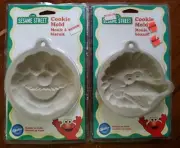 Pair of Wilton Sesame Street Ceramic COOKIE MOLDS Elmo Big Bird 4 inch 1998