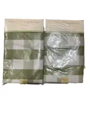 Newbridge Everyday Luxuries Vinyl Tablecloth 60in x 84in, Oval