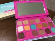 LOVE ISLAND X REVOLUTION I'VE GOT A TEXT EYESHADOW PALETTE BRAND NEW FREE SHIP!