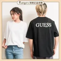 在飛比找momo購物網優惠-【GUESS】GUESS 韓國 前小後大文字LOGO 短袖 