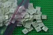 20 X lego 2x2 Brick with top knob White 4565324