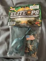 TOY ARMY SOLDIERS PLUS TANK AND FLAG 20 Pieces ELITEOPS