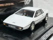 Scalextric C4229 James Bond Lotus Esprit S1 The Spy Who Loved Me 1:32 Slot Car