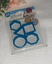 1993 Wilton Geometric Bite-Size Cookie Cutter Set of 5 New on Card NEW