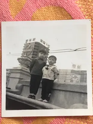 （消失的國界）1960年代的台北市西門町，國際牌松下電器廣告鐵架，新聲戲院（現已關門大吉），可愛兩兄弟