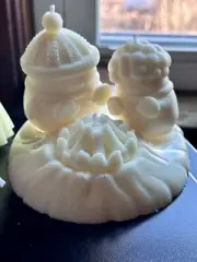 Holiday Winter Candle - Snowmen Around A Fire