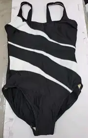 New Miraclesuit Helix One Piece Black/White Colorblock Size 12