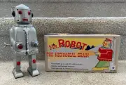 HAHA - MR. ROBOT - THE MECHANICAL BRAIN - SILVER TINPLATE - BATT OP WORKS! MIB