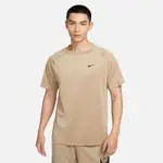 NIKE 男短袖T恤 圓領衫 短袖上衣 男短T 短袖針織衫 訓練 吸濕排汗 DV9816-247 卡其色