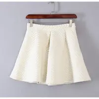 在飛比找松果購物優惠-白色棱格小香風休閒短裙 (10折)