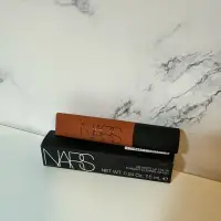 在飛比找蝦皮購物優惠-NARS 雲霧唇誘 LOSE CONTROL 琥珀可可