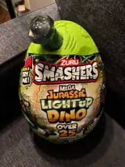 ZURU Smashers Mega Jurassic Light up & Roar Dino Over 25 Surprises NEW SEALED