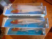 (3) Bomber Saltwater Grade BSW17AXS104 MAG LONG A SLVR FL/RED HEAD BK 7''