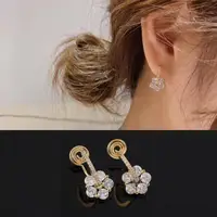 在飛比找momo購物網優惠-【Emi 艾迷】韓系燦爛綻放花朵勾勒鋯石 耳環 耳夾 夾式耳
