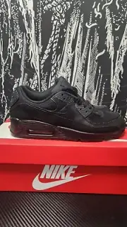 Nike AIR MAX 90 TRIPLE BLACK Size 8 Men
