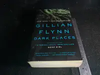 在飛比找Yahoo!奇摩拍賣優惠-*掛著賣書舖*《Gillian Flynn Dark Pla