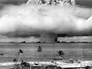 V4140 Nuclear Atomic Blast Explosion Sea Mushroom Cloud WALL POSTER PRINT AU