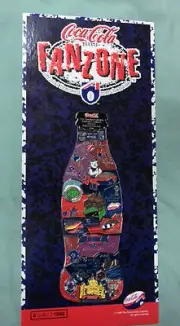 #VV. SET 18 AUSTRALIAN FOOTBALL COCA COLA COKE 1998 BADGES WITH DISPLAY BOARD