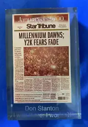 Vintage Encased Mpls Star Tribune Y2K 2 Sided ￼￼￼￼Lucite Cube Paperweight RARE
