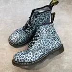 《OPMM》-［  DR.MARTENS］101 CHARCOAL 豹紋高筒靴