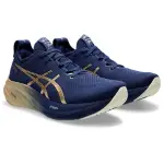 【ASICS 亞瑟士】慢跑鞋 男鞋 運動鞋 緩震 白金系列 GEL-NIMBUS 26 PLATINUM 藍金 1011B946-400