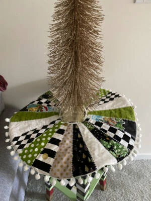 Christmas Tree Skirt Dresden Plate Patchwork 19" Table Top Tree Embroidered NEW