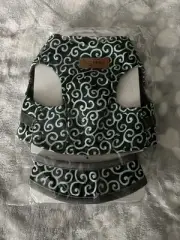 Doglemi Harness with Leash, size small. Green and White. For dog or cat.