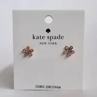 在飛比找momo購物網優惠-【KATE SPADE】梔子花水鑽耳環(玫瑰金色)