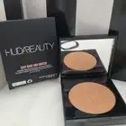 Huda Beauty Easy Bake and Snatch Coffee Cake Brightening Setting Powder Pressed