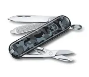 Victorinox Classic SD Swiss Army Knife Compact 7 Functions Swiss Made Pocket