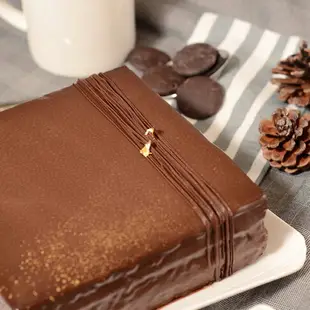 【Aposo艾波索法式甜點】巧克力黑金磚方形6吋 法式甜點 草莓慕斯 香濃紮實 巧克力慕斯 72%比利時巧克力 金箔 蛋糕評比 冠軍 分享日
