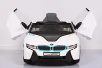 在飛比找Yahoo!奇摩拍賣優惠-正版授權BMW-i8雙驅兒童遙控電動車