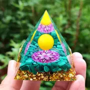 HANDMADE Quartz Orgone Pyramid Energy Healing Chakra Meditation 50mm、60mm