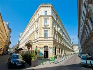 AGE布達佩斯青年中心旅館AGE Budapest Youth Centre