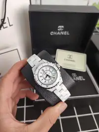 在飛比找Yahoo!奇摩拍賣優惠-CHANEL  白色 J12 全陶瓷 石英腕表 女士 手錶