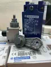 XCKJ10513 Limit Switch Steel Roller Lever - 1NC+1NO - snap action /Telemecanique
