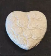 LENOX Trinket Box Heart Shape Rose Pattern Gold Trim