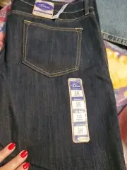 WOMENS SIZE 12 OLD NAVY DIVA JEANS NWT